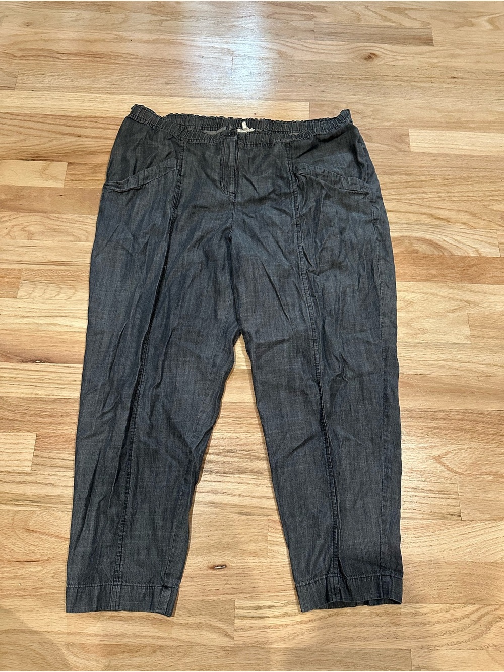 Eileen Fisher grey chambray crop/capri organic cotton and Lyocell coastal pant